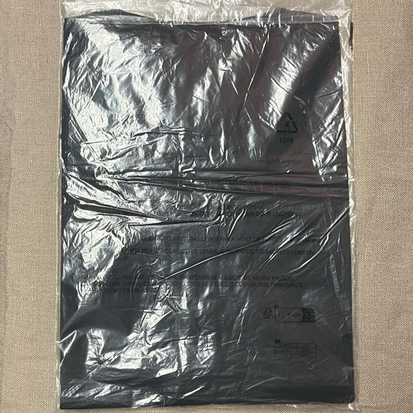 BOSS - Thompson Solid T-Shirt - Picture 10 of 10